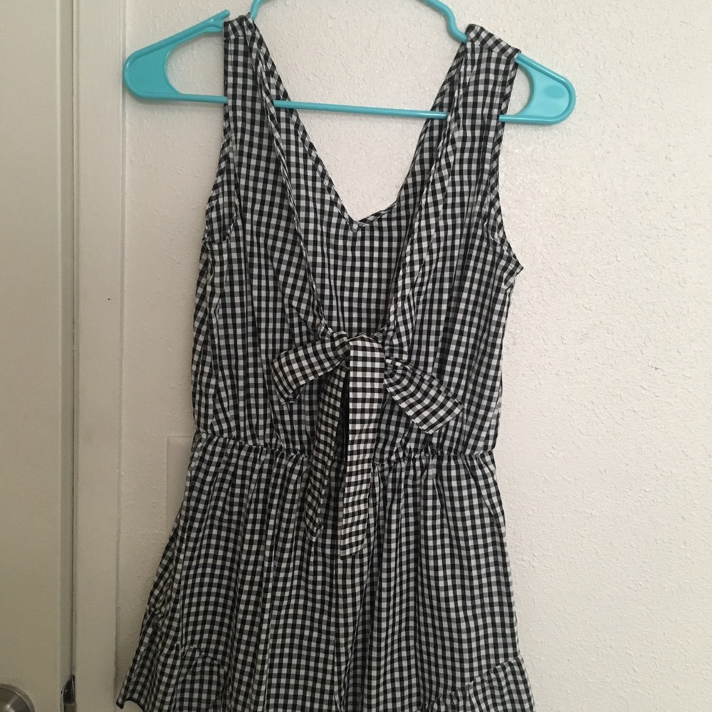 Cute romper size small.